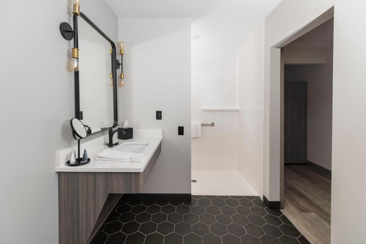 The Farmstead Hotel - Housity