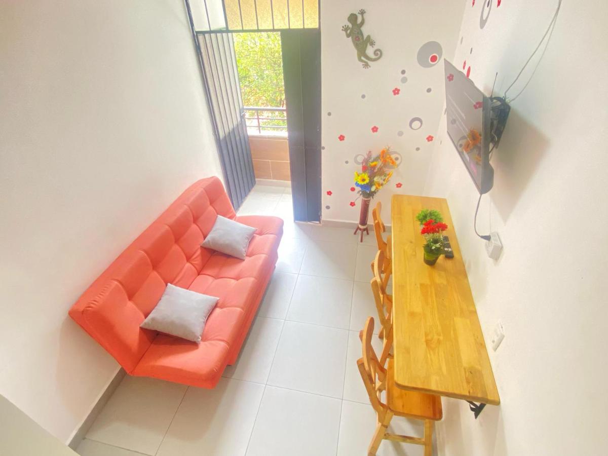 22 APARTAMENTO 3 habitaciones CON BALCON EN LAURELES ESTADIO - Housity
