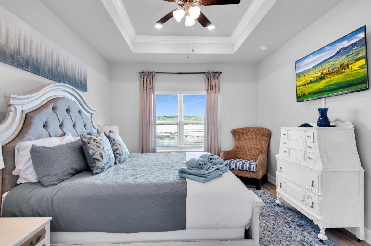 Minutes to Beach ,Golf Cart Included, Ocean View Pool ,Beach Equip, Ocean Therapy - Housity