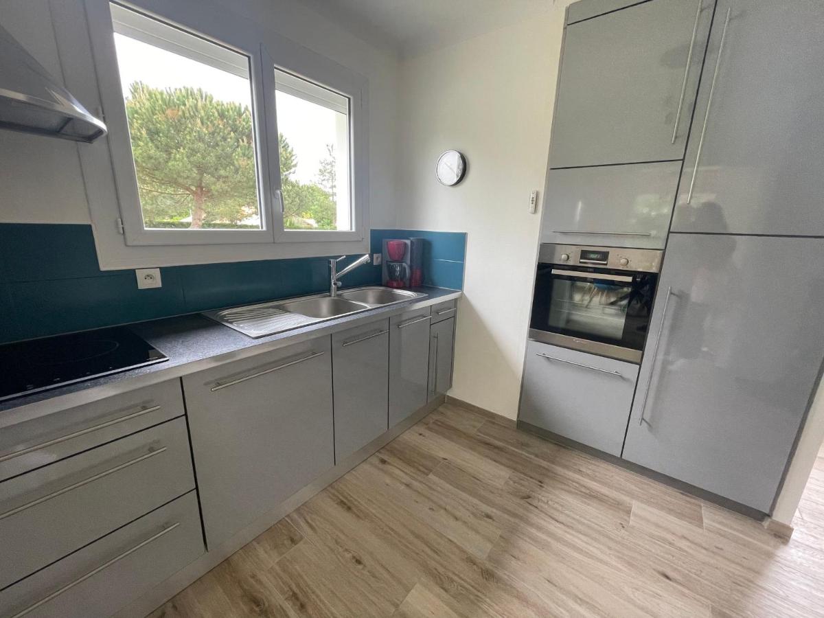 Maison contemporaine rénovée avec étang privé et terrasse, proche plage - 3 chambres, wifi inclus - FR-1-426-517 - Housity