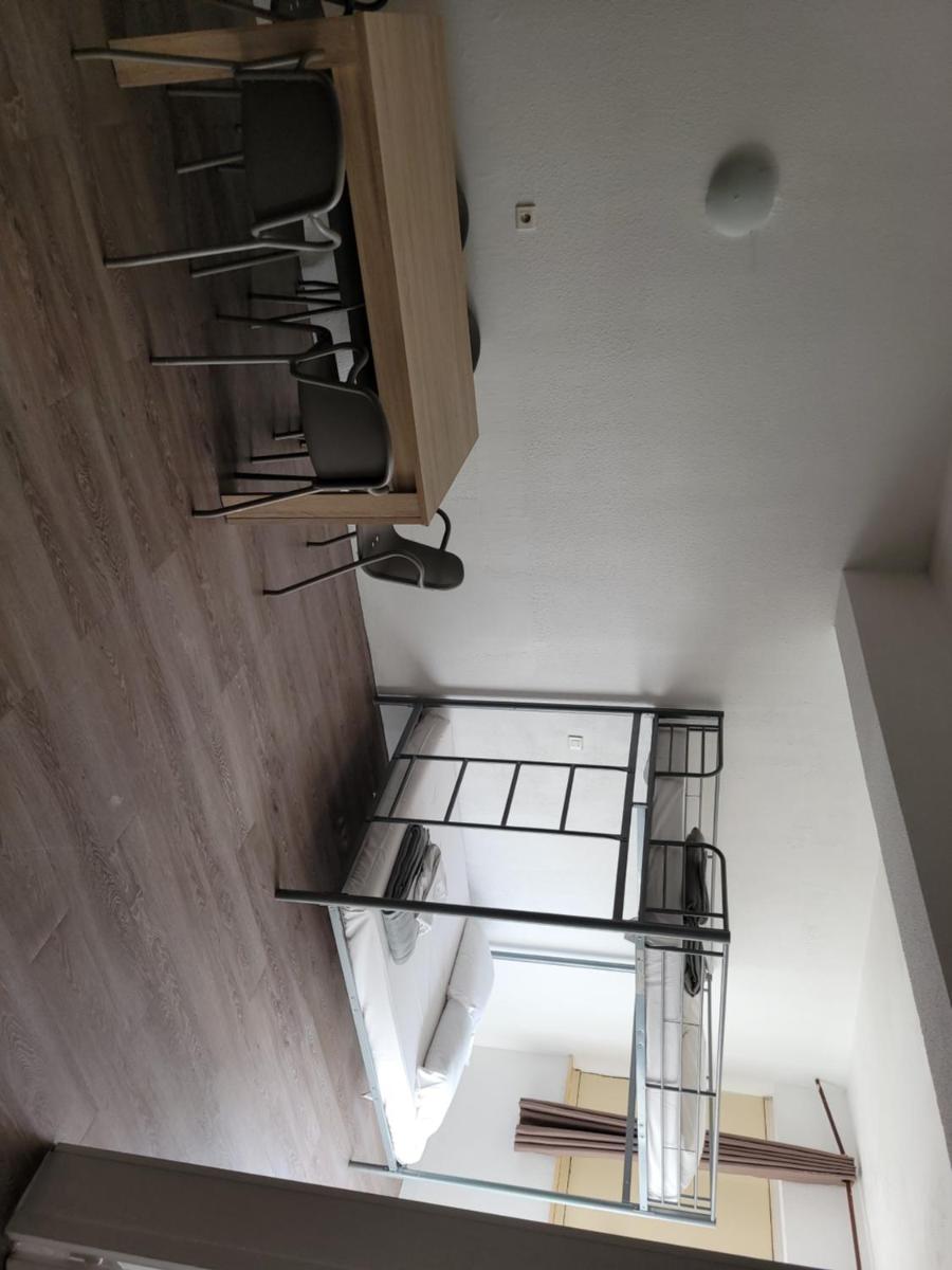 Noisy Residence - Housity