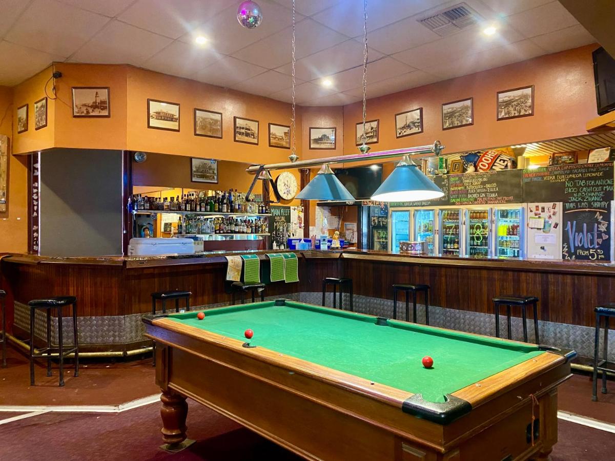 Main Reef Hotel - Housity