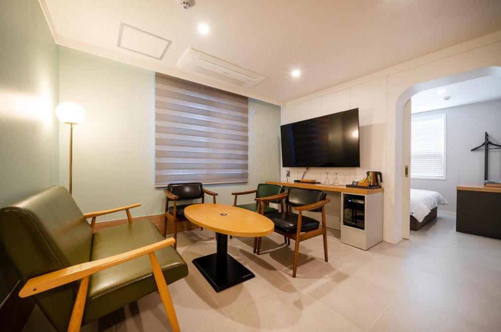 Suitetrails - Geoje Highend Hotel