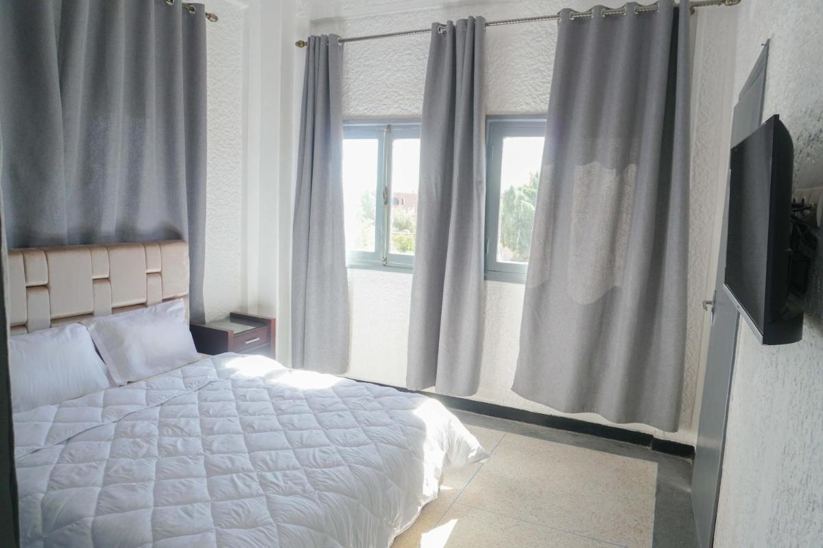 Hotel Warda - Housity