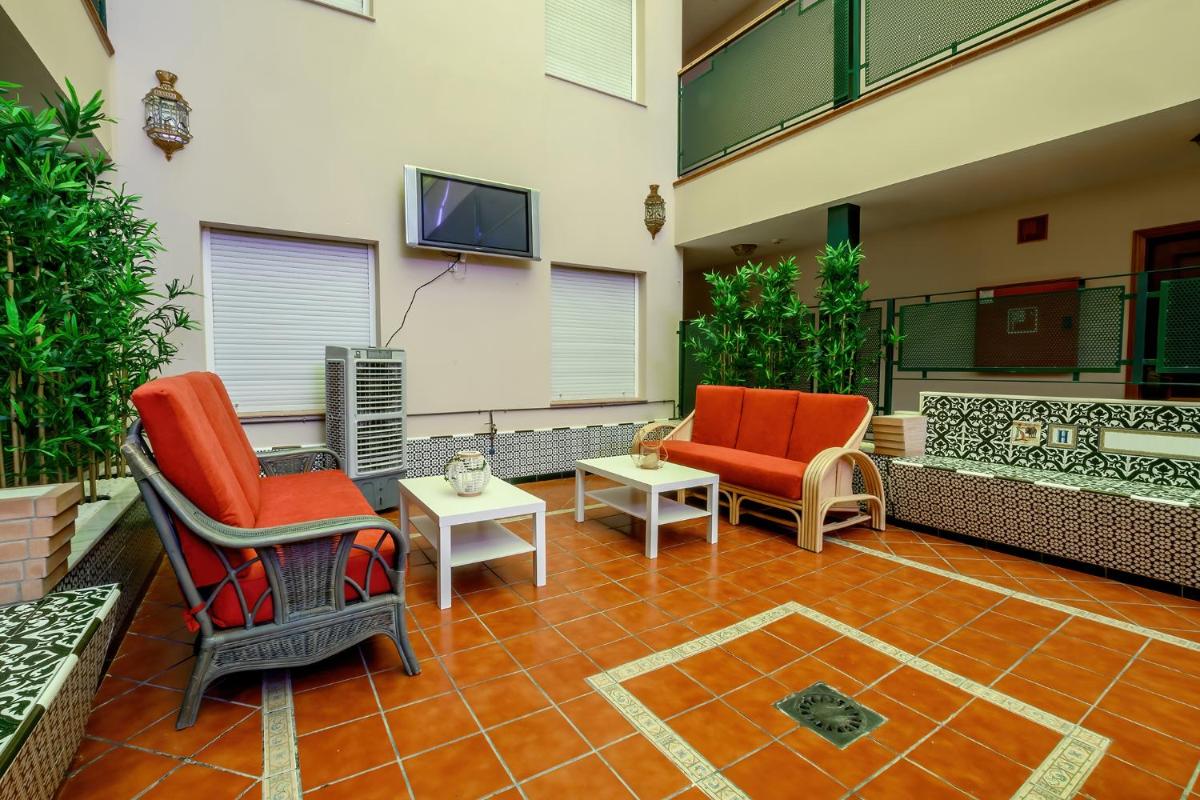 Hotel H28 Camas - Housity