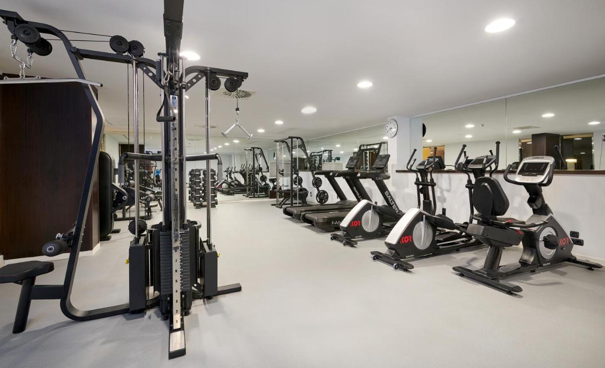 Gimnasio o instalaciones de fitness de Hipotels Mediterraneo Hotel - Adults Only