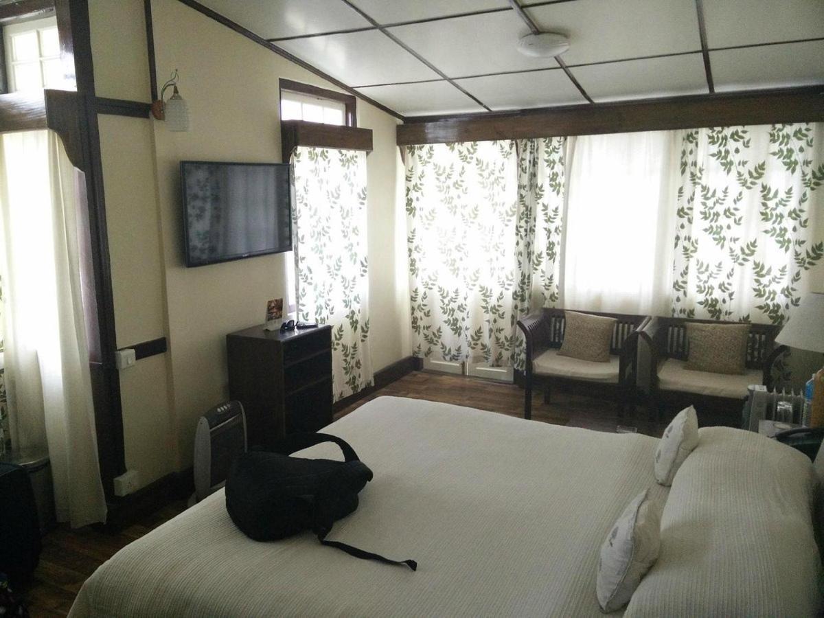 Cafe Shillong Bed and Breakfast - Housity
