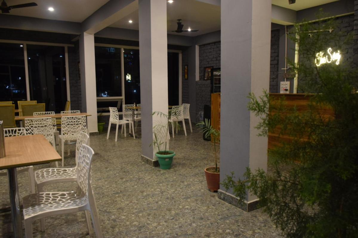 The Seraj - Housity