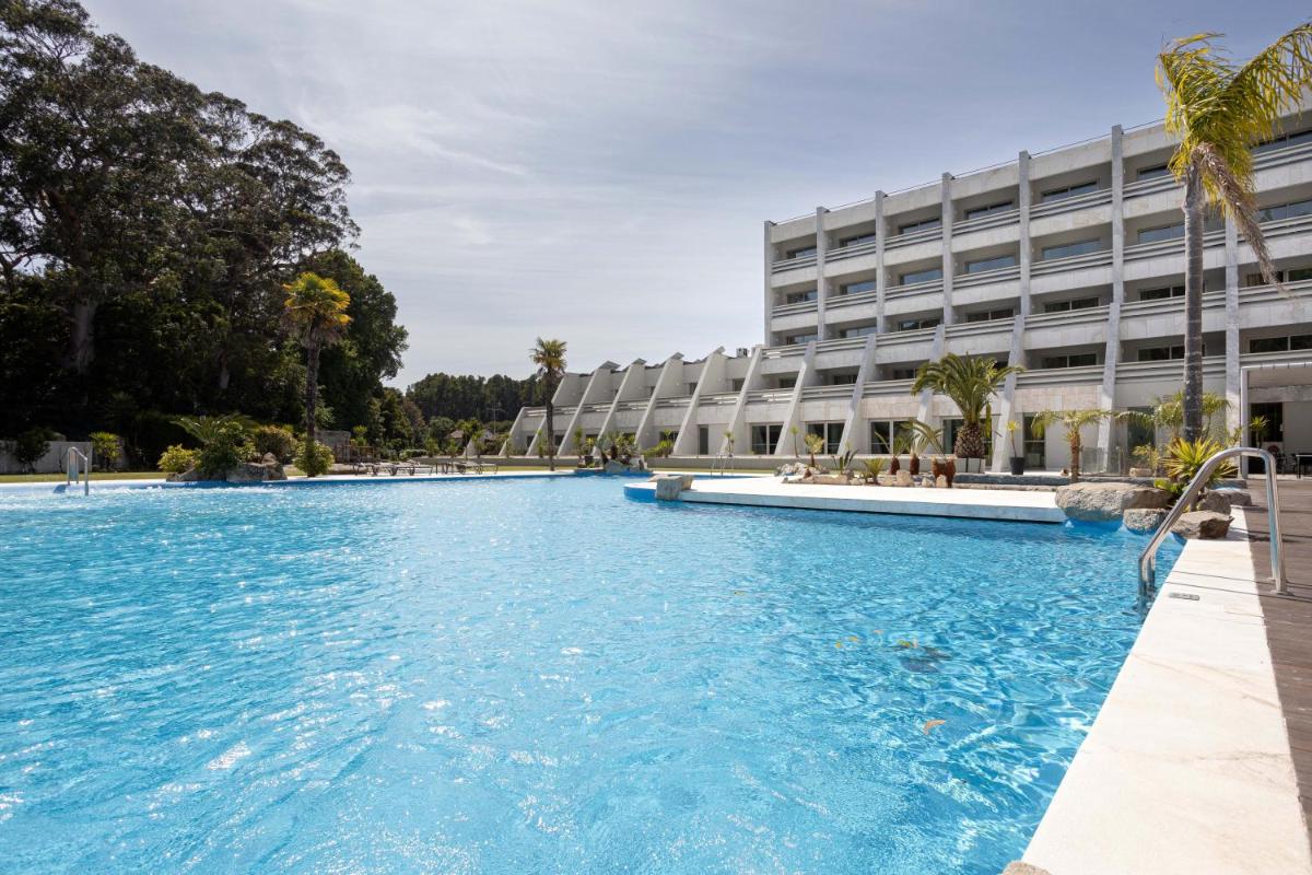 A piscina em ou perto de Hotel Porta do Sol Conference & SPA