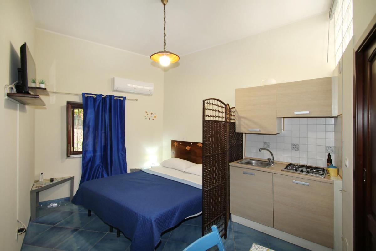 Stanza del pescatore - casa rustica sul lungomare - Housity
