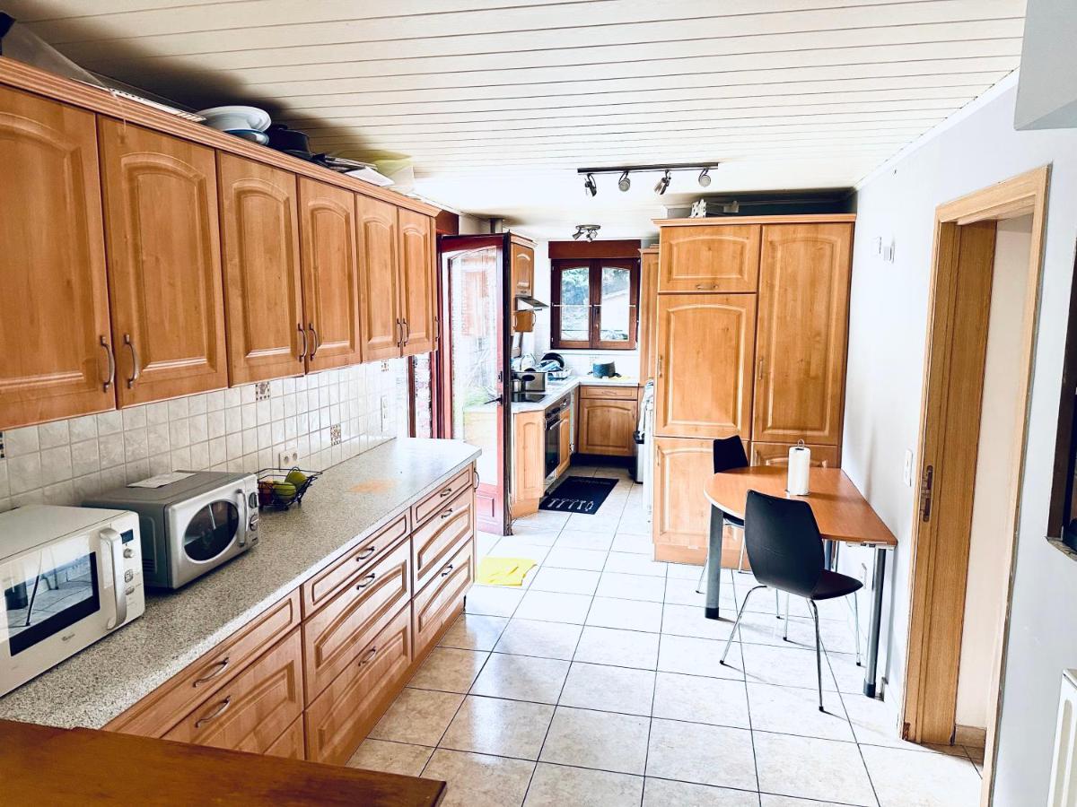 Chambre et SDD privées dans une maison partagée avec des résidents - Housity