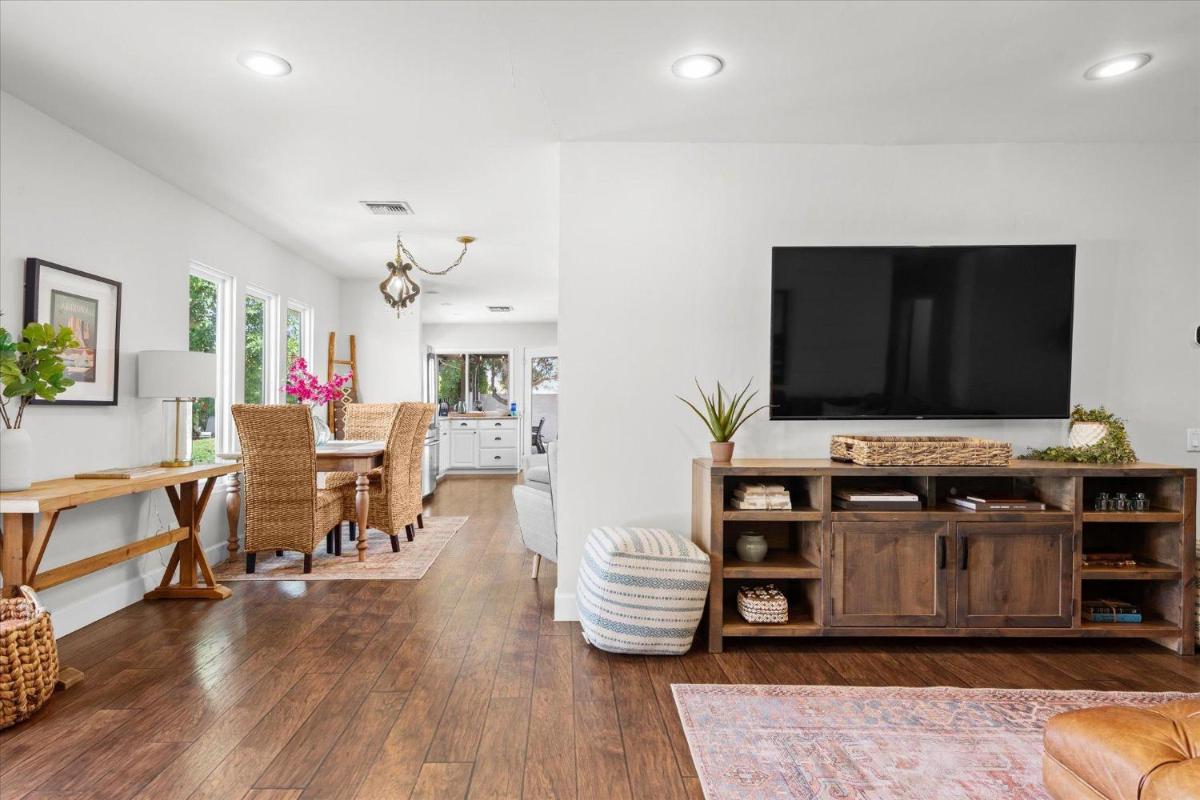 The Desert Estate - Housity