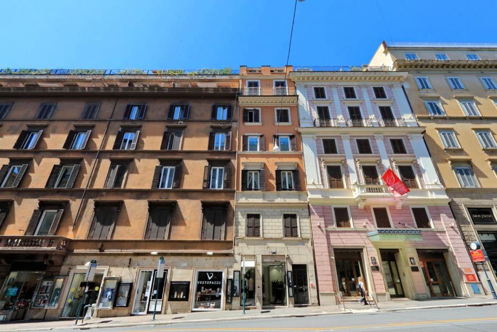 Elegant apartment nearby Trevi Fountain - Housity