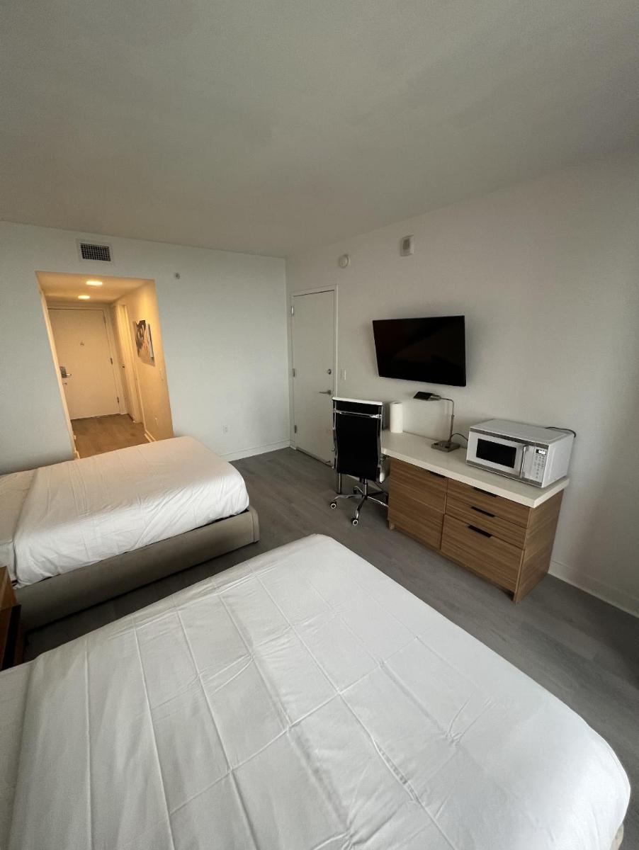 23rd floor Luxury & Spacious BeachWalk Resort Apartment with Amazing View - Housity
