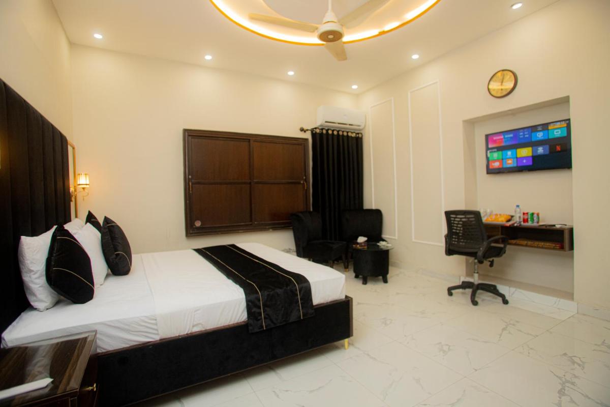Hotel white season Gulberg - Housity