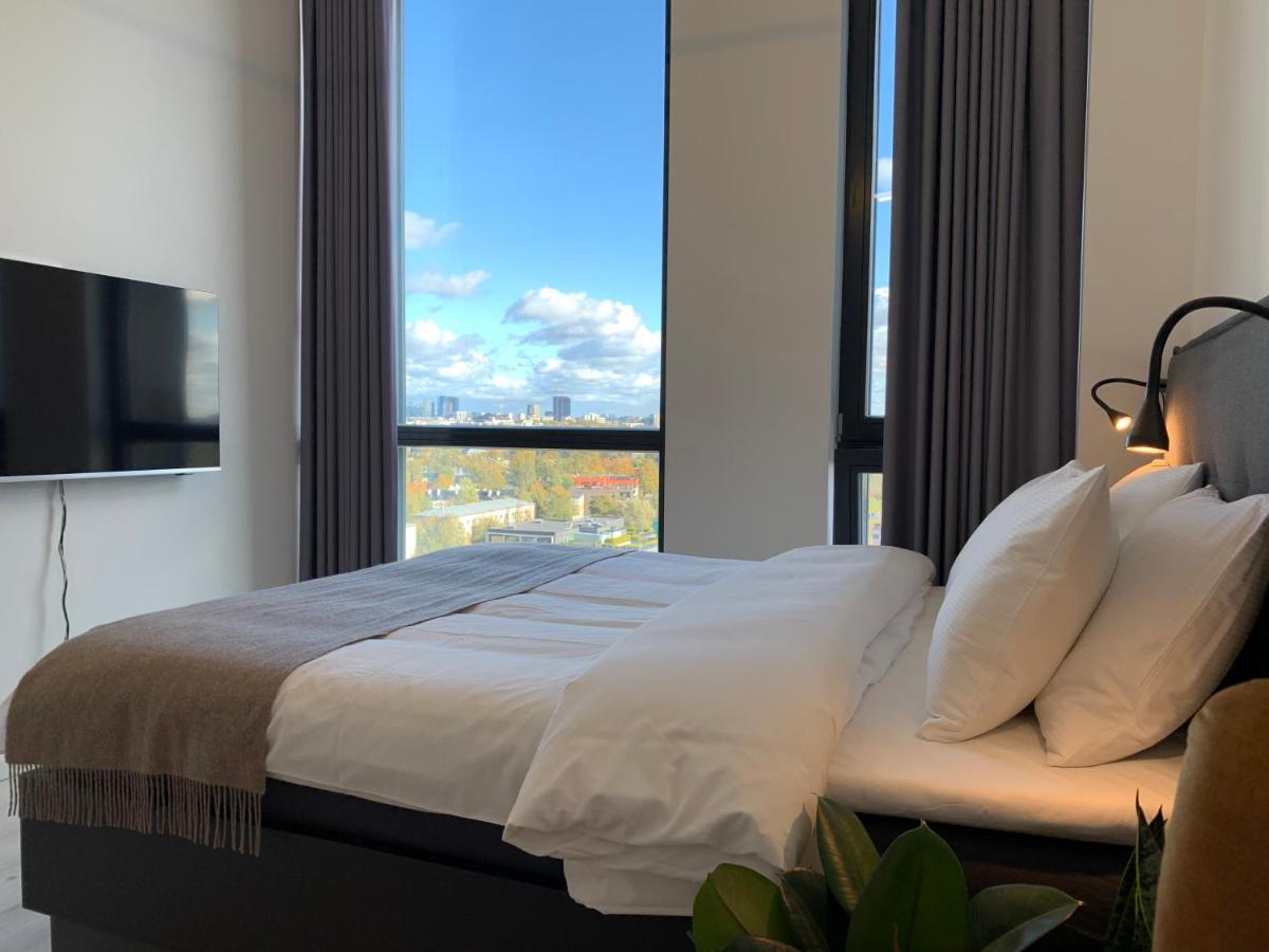Orange Apartments Tower & Free Parking - Hizvo