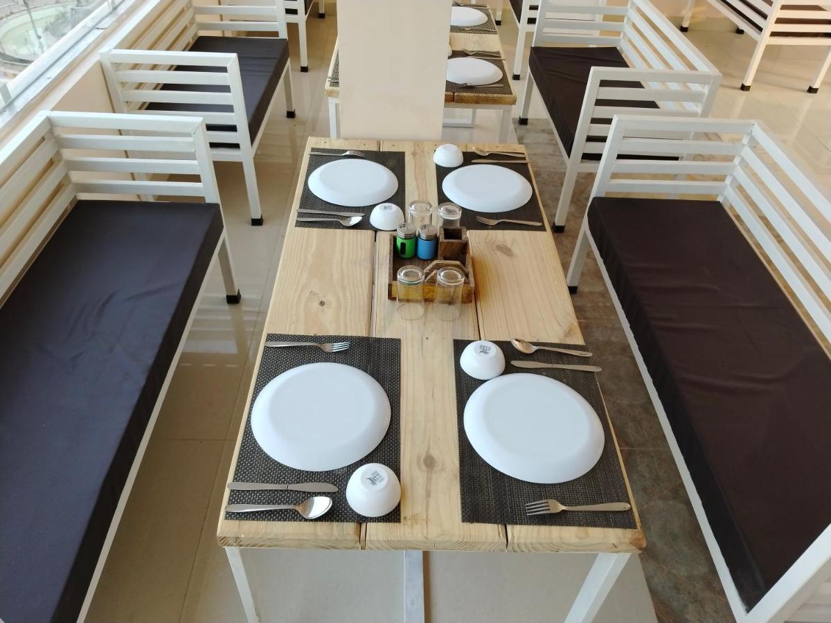 House M Lodge - Housity