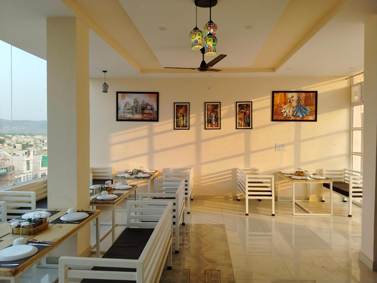 House M Lodge - Housity