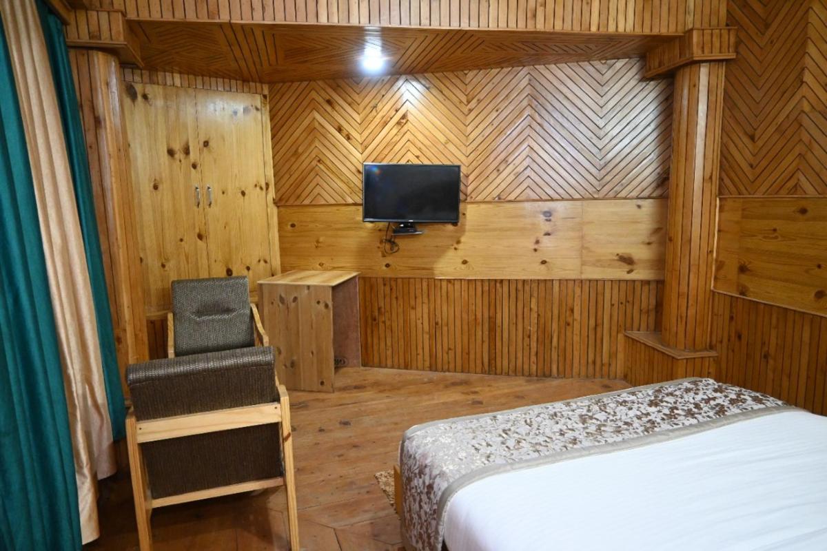Hotel Nirmal Chhaya - Housity