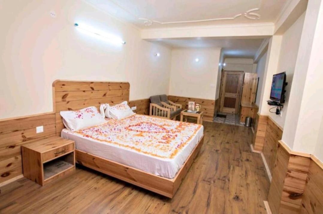 Hotel Nirmal Chhaya - Housity