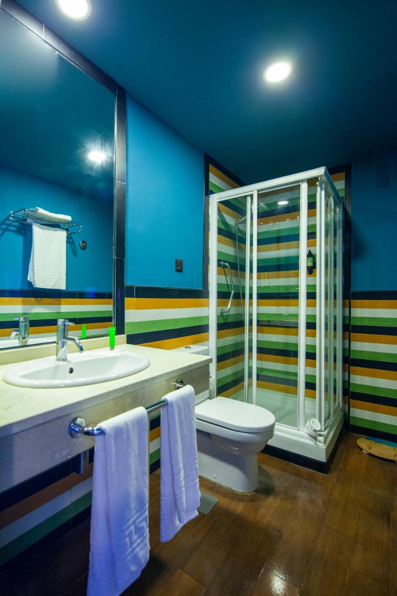 Un baño de Hotel Ritual Torremolinos- Adults Only