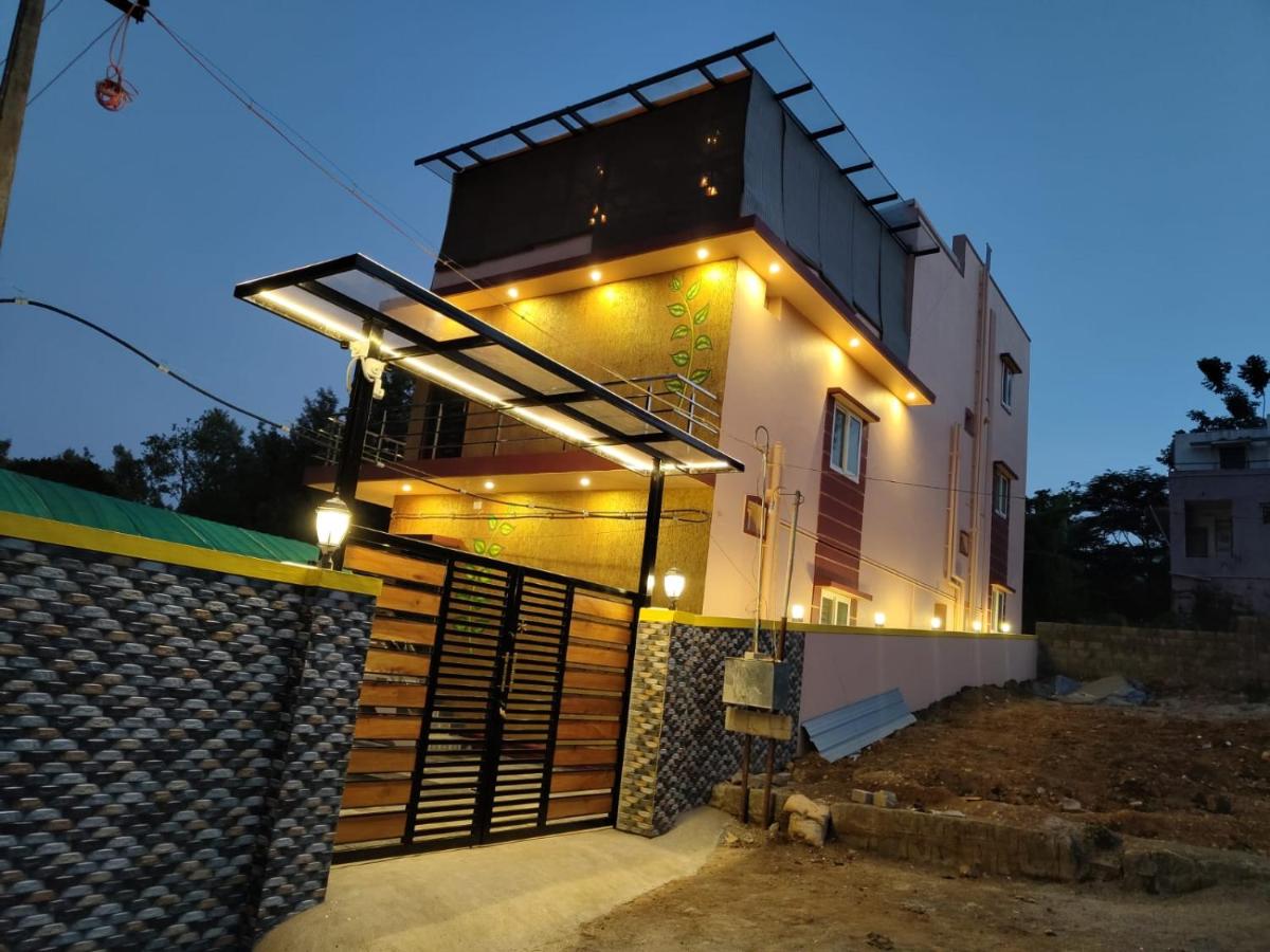 JK - 4BHK Pool Villa - Housity