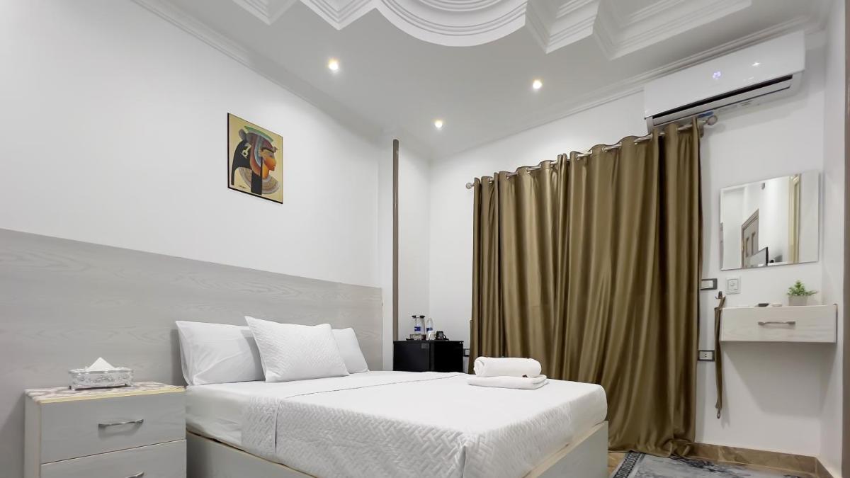 AlaskaPyramidsView - Housity