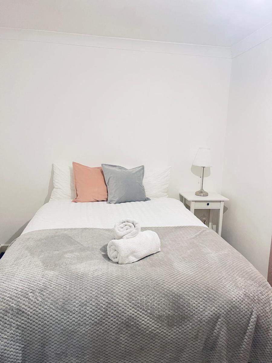Family Room close - Housity