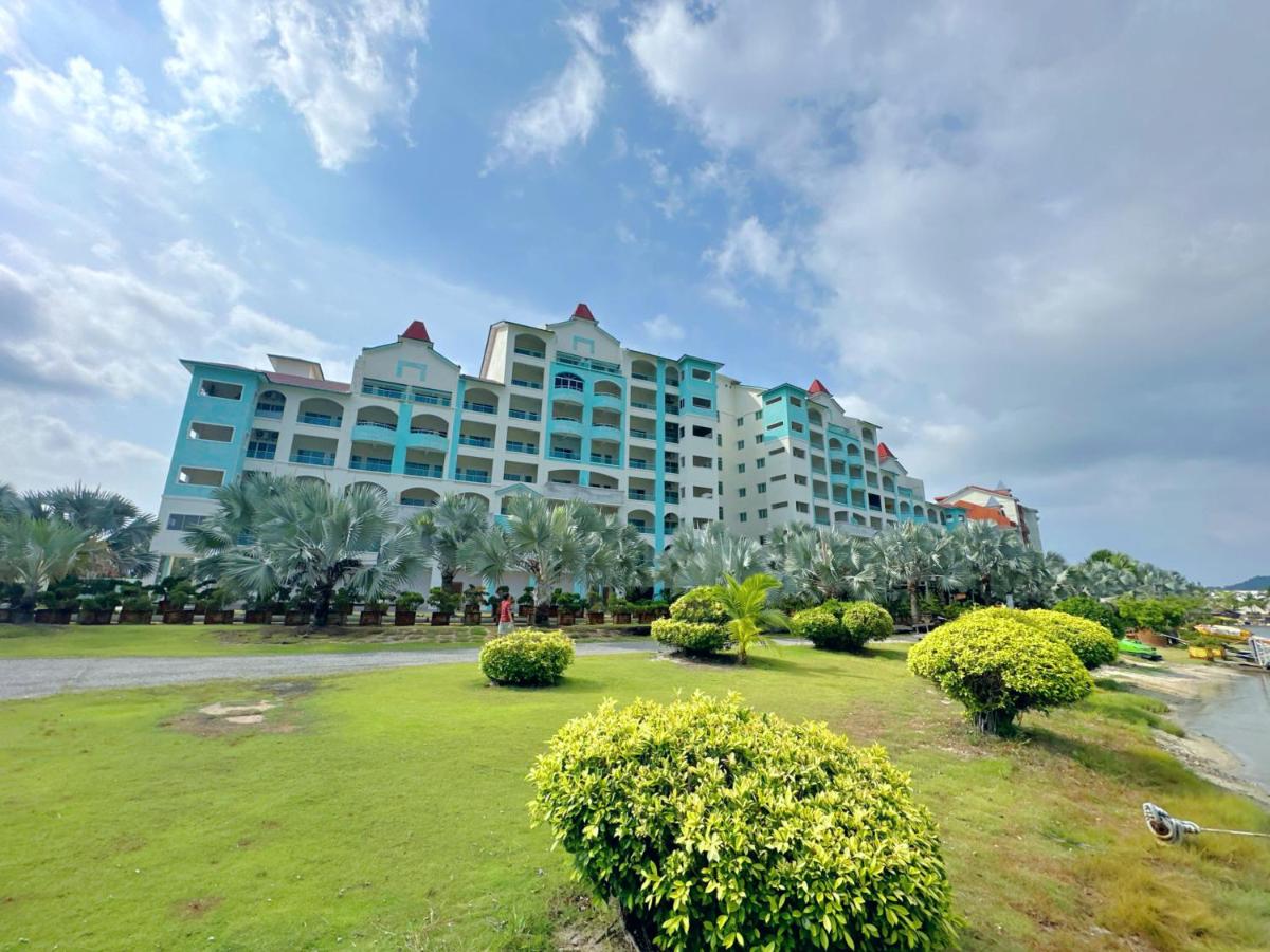 AnyLodge Waterfront Marina Island Pangkor - Housity
