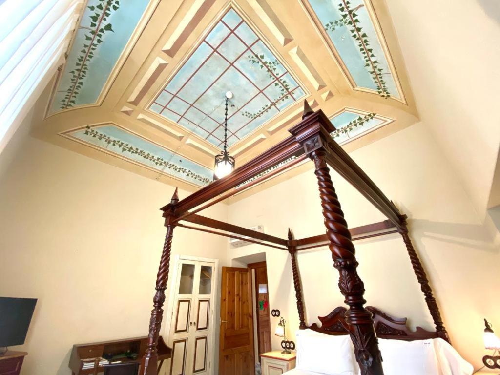 Hotel Boutique Conde de la Corte - Housity