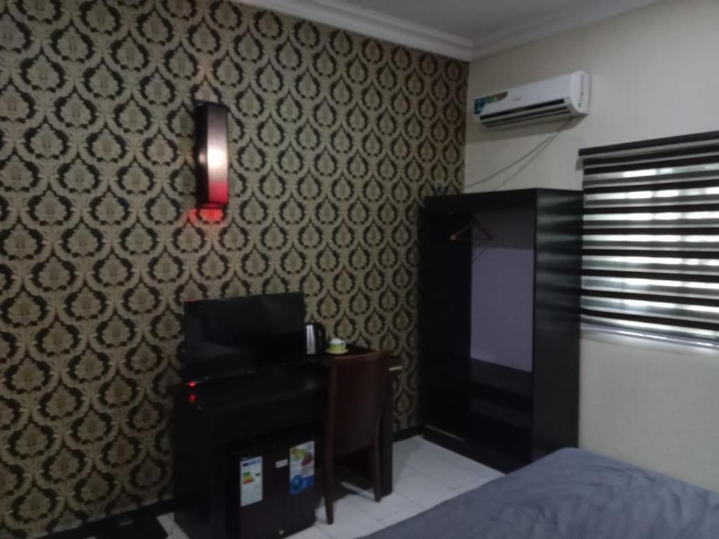 @10 Hotel (9ja Luxury Life) - Housity