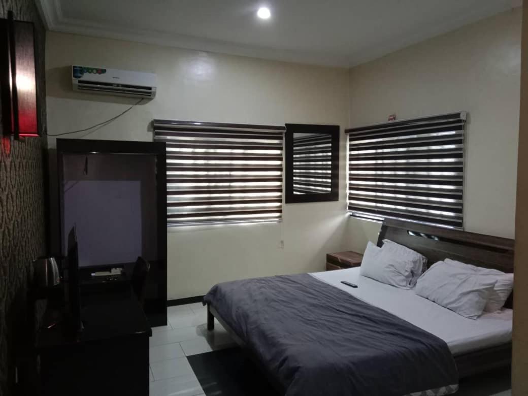 @10 Hotel (9ja Luxury Life) - Housity