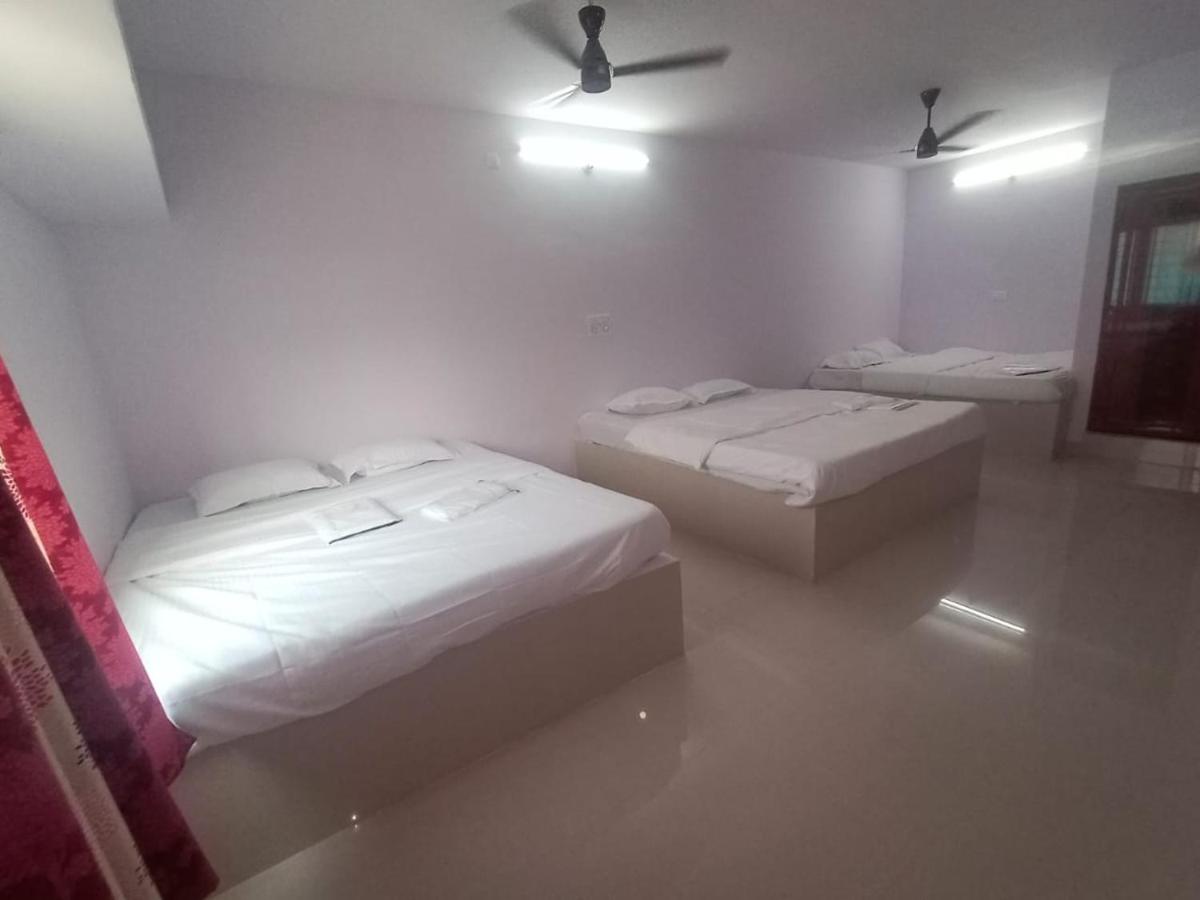 Sarathi Rooms - Housity