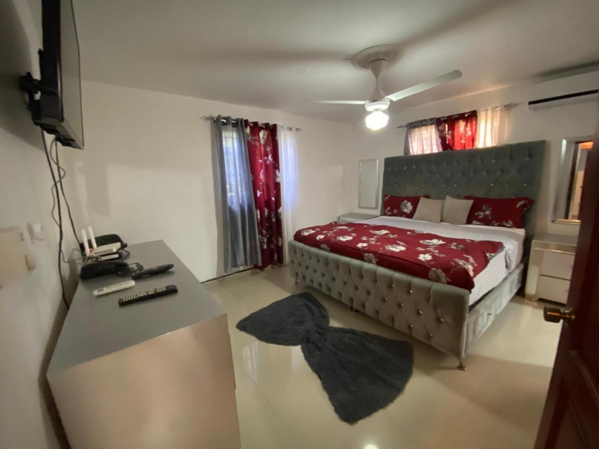 2DR Spacious 3-Bedroom Apartment in Santo Domingo Norte - Housity