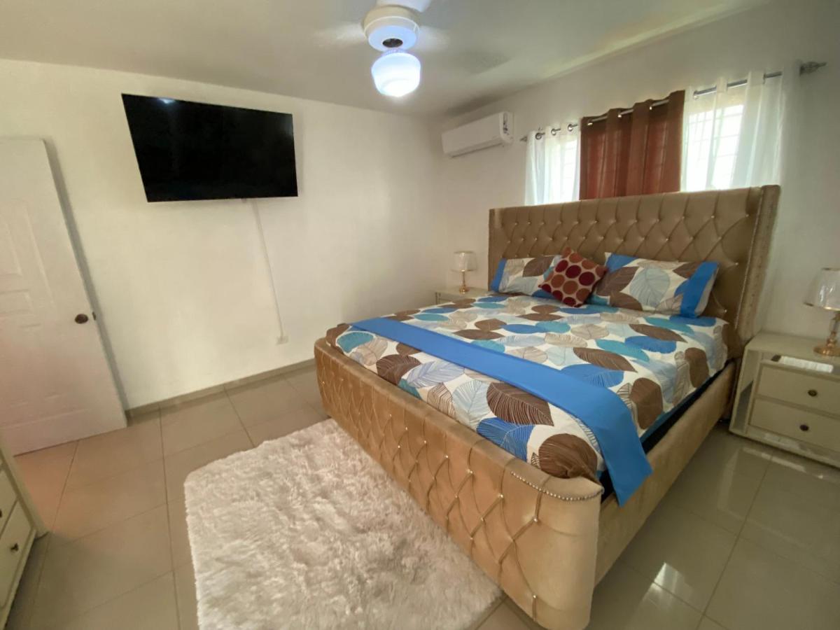 3DR Inviting 3-Bedroom Apartment in Santo Domingo Norte - Housity