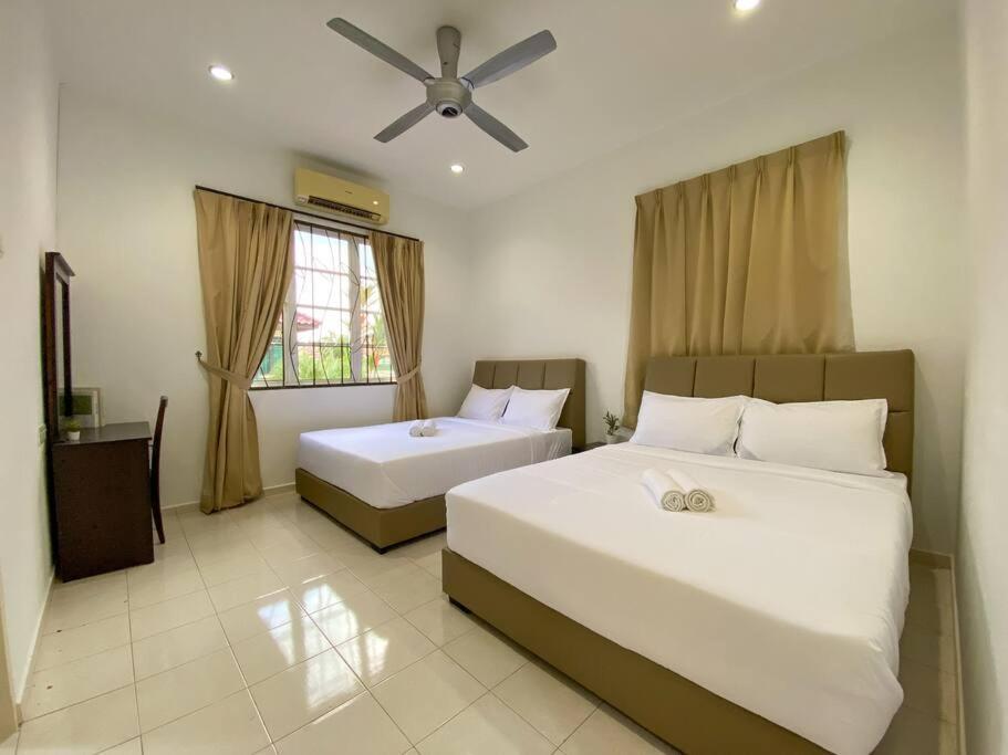 Teluk Cempedak Semi-D House 19Pax By Iconique - Housity