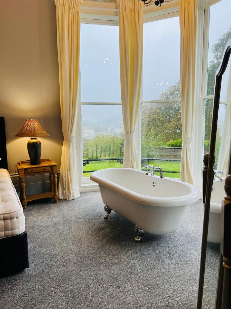 Luxury garden apartment under the Castle, Dover - Housity
