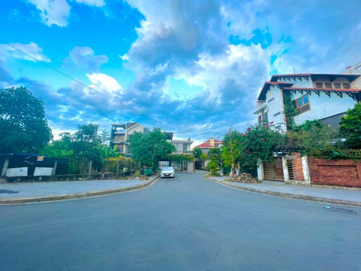Căn nhà có 5 phòng ngủ, đậu nhiều ô tô - Kenpj House - Housity