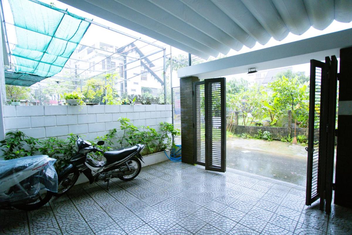 Căn nhà có 5 phòng ngủ, đậu nhiều ô tô - Kenpj House - Housity