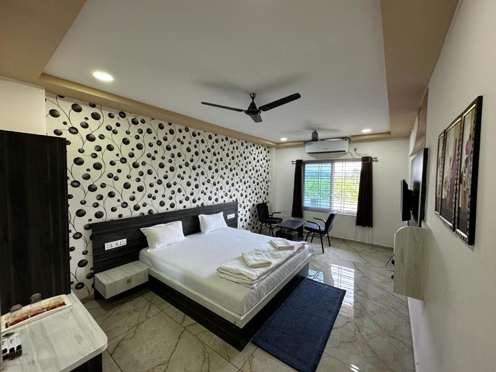 The royals room - Housity