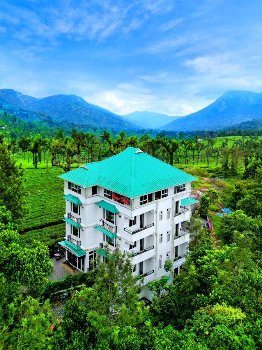 Lumino Winter Castle - Housity