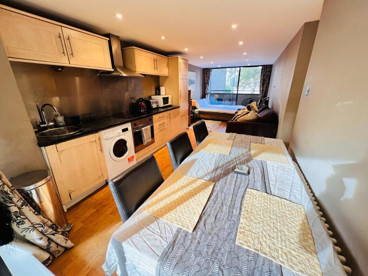 River Thames View Entire Apartment next to Tate Modern and St Paul Cathedral - Housity