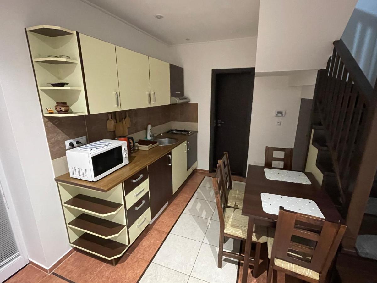 RRR Apartmány - Housity
