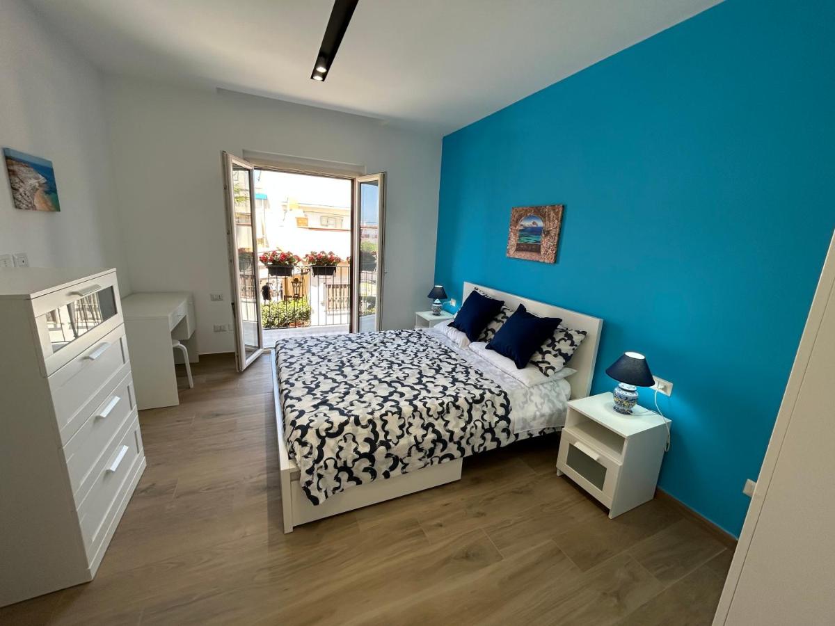 TorrediGaffe Home, una casa nella piazzetta del borgo a due passi dal mare - Housity