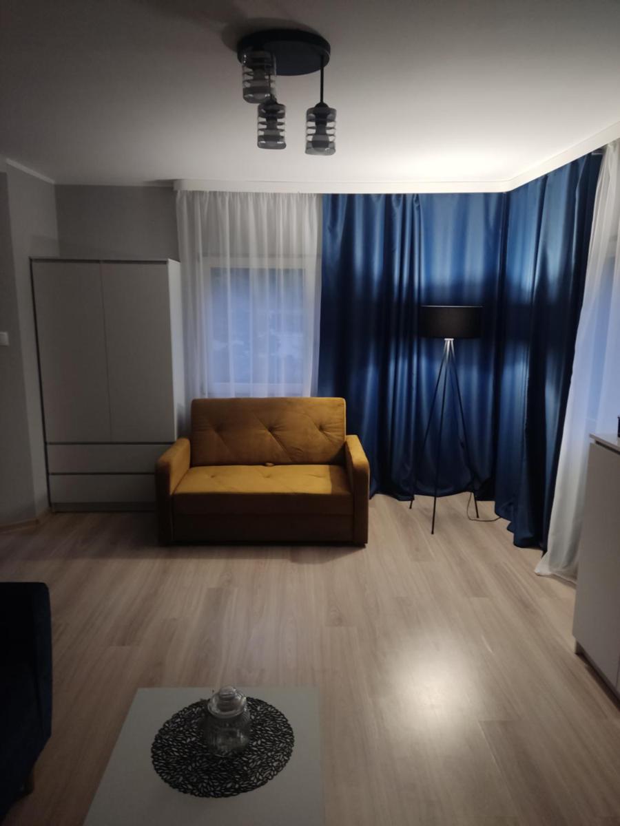 Domek z ogrodem - Housity