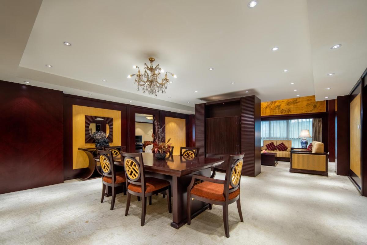 Gem Flower Hotel - North Bund - Housity