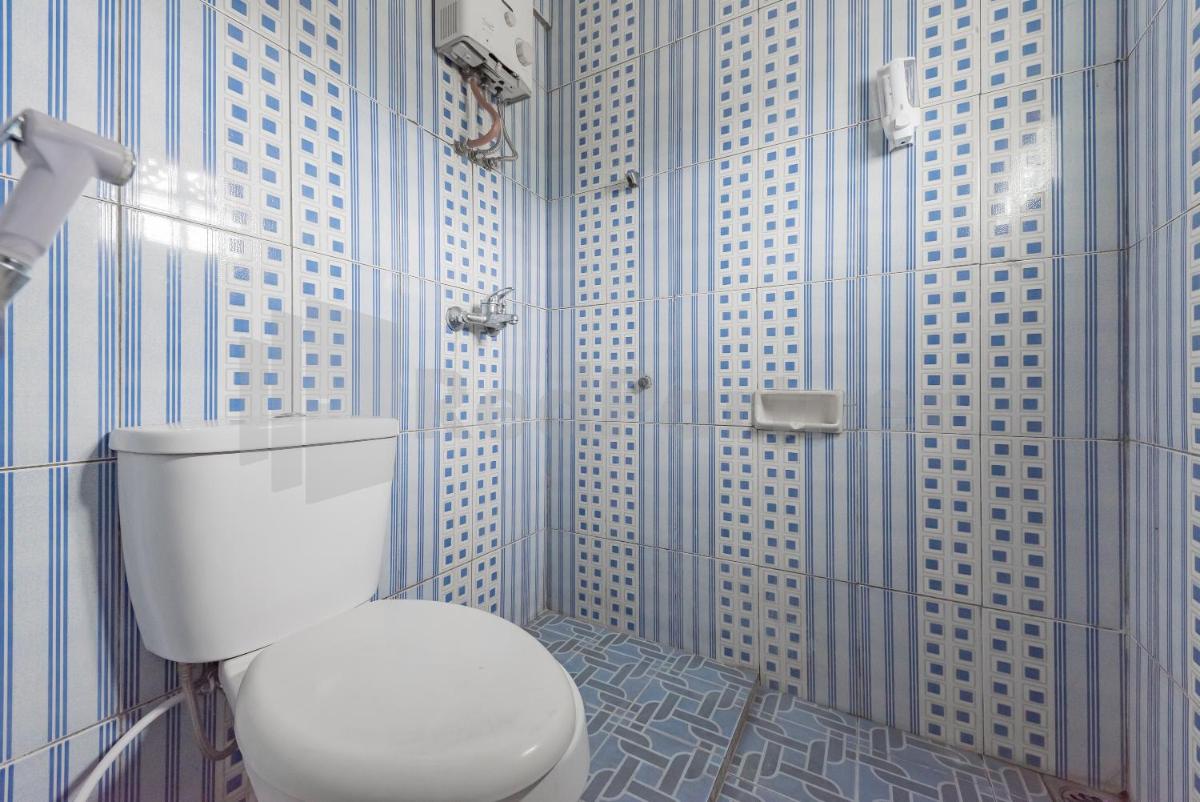 Arion 45 Losmen Cafe and Resto RedPartner - Housity