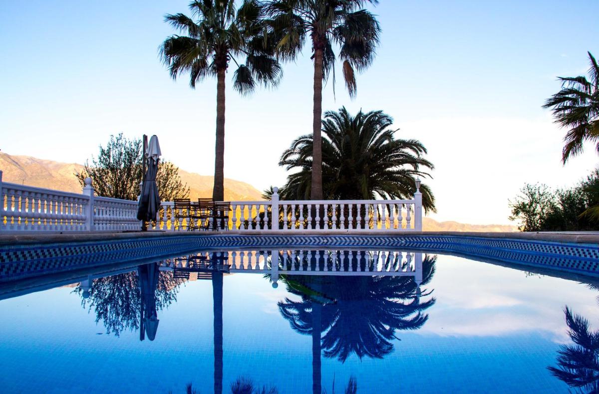 Bed & Breakfast Los-Barquitos - Housity