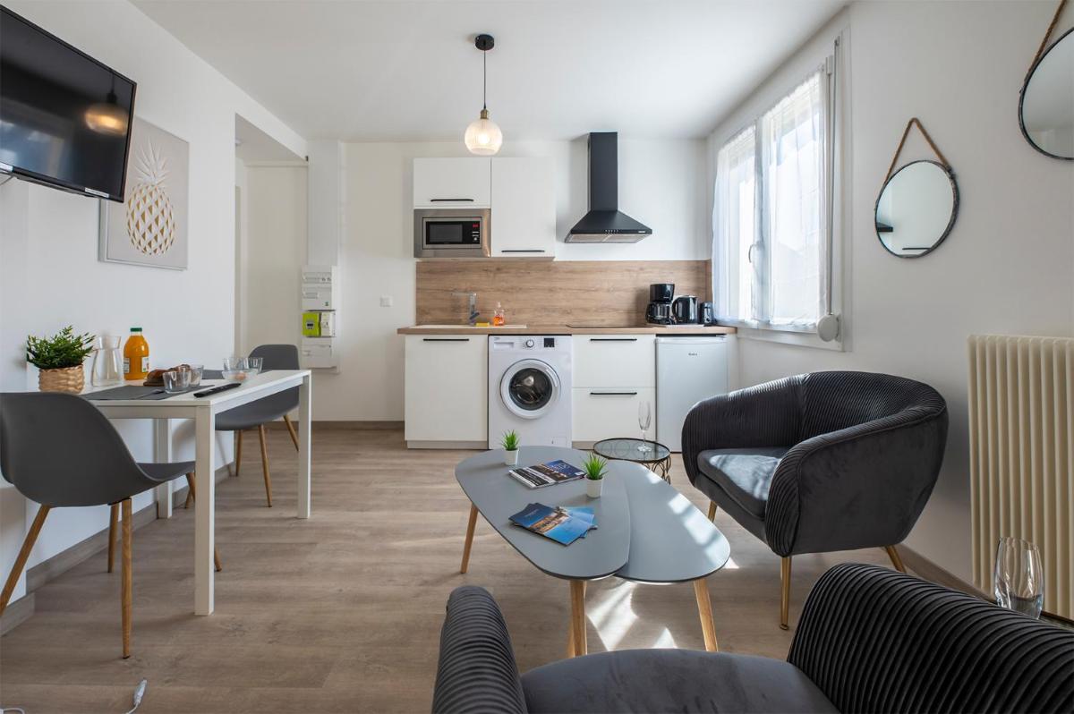Dolmen Adrien 5 - Housity