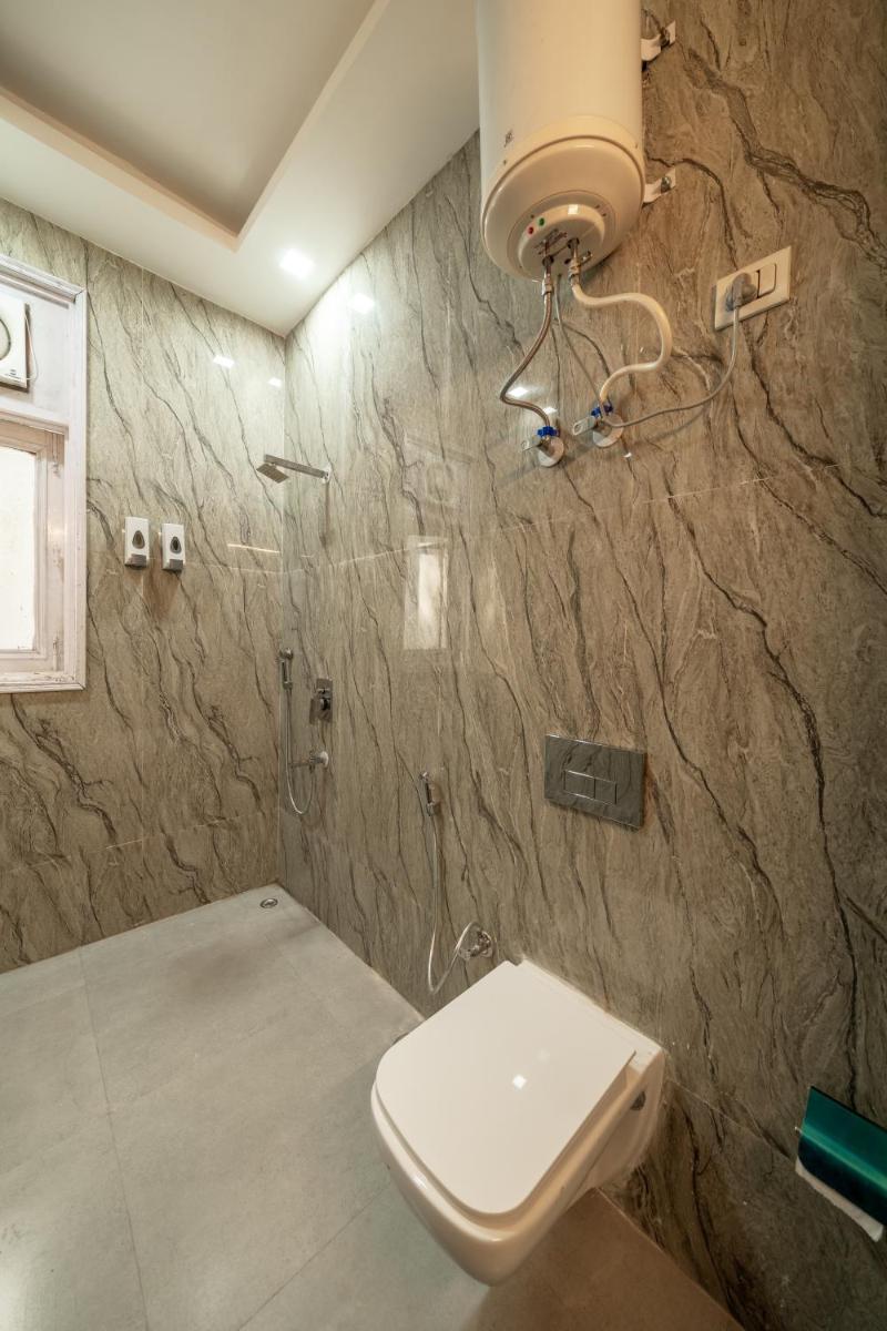 Lime Boutique B&B GK-1 at Kailash Colony Metro , Greater Kailash near Eros Hotel Nehru Place - Housity